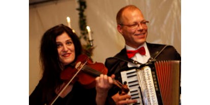 Hochzeitsmusik - Musikrichtungen: Nullerjahre - Gütersloh - Olaf Wittelmann mit Geigerin - Olaf Wittelmann Partyband