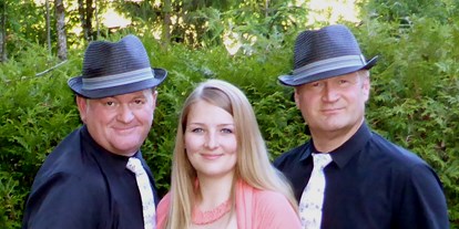 Hochzeitsmusik - Besetzung (mögl. Instrumente): Trompete - Friedburg - Voigas Duo mit Sängerin Musik Duo / Trio oder Alleinunterhalter