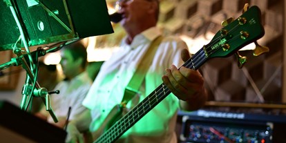 Hochzeitsmusik - Kosten für kirchliche Trauung: wir spielen keine kirchlichen Trauungen - Deutschland - Spotlights