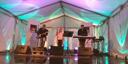 Hochzeitsmusik - Band-Typ: Trio - Pforzheim - UNISONO Music auf dem Schönaicher Entengassenfest 2019 - Unisono Music