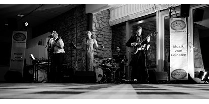 Hochzeitsmusik - Outdoor-Auftritt - Groß-Enzersdorf - First Dance Band - Die Band für Ihre Hochzeit oder jede andere Veranstaltung - First Dance Band
