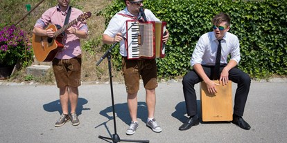 Hochzeitsmusik - Band-Typ: Trio - Gföhl (Gföhl) - Heiratsmann + Musik und Spiele für Hausabholung - Klaus Musik