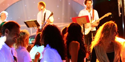 Hochzeitsmusik - Oberösterreich - Nightfever Tanz- Party- und Unterhaltungsband