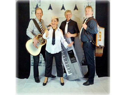 Hochzeitsmusik - Band-Typ: Quartett - Bogen - Black&White Partyband