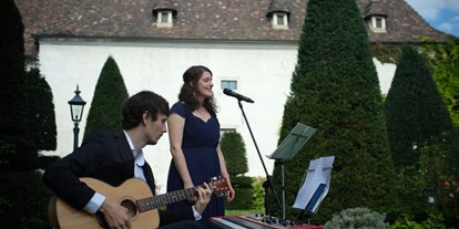 Hochzeitsmusik - Kosten für kirchliche Trauung: bis 450 Euro - St. Pölten - Trauung im Wasserschloss Totzenbach. - Kirsa Wilps