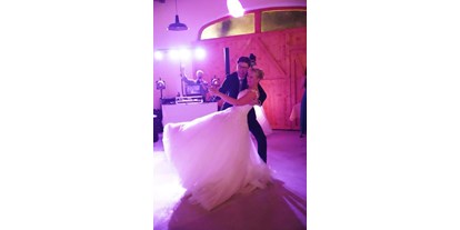 Hochzeitsmusik - Kosten für Abendhochzeit (ca. 5 Stunden): bis 900 Euro - Deutschland - Hochzeitstanz - Roland Duffner - DJ Duffy