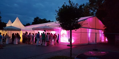 Hochzeitsmusik - Outdoor-Auftritt - Bayern - Lichtgestaltung für Zelthochzeiten - Partyhochzeitsmusik