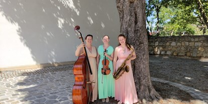 Hochzeitsmusik - Kosten für kirchliche Trauung: ab 800 Euro - Purkersdorf (Purkersdorf) - SiGMA jazz & dance
ladies.trio - SiGMA jazz & dance