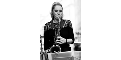 Hochzeitsmusik - Band-Typ: Jazz-Band - Österreich - Saxophonistin, Silke Gert - Saxophonistin Silke Gert