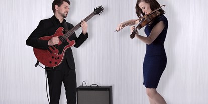 Hochzeitsmusik - Besetzung (mögl. Instrumente): Geige - Immendorf - Lions & Thieves 
Das Duo für Ihren besonderen Moment! 
stilvoll | schwungvoll | stimmungsvoll - Lions&Thieves 