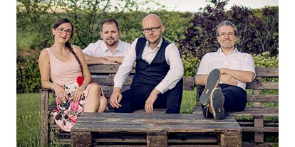 Hochzeitsmusik - Besetzung (mögl. Instrumente): männliche Hauptstimme - Band - Voice'n Fun