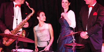 Hochzeitsmusik - Besetzung (mögl. Instrumente): Saxophon - Wien-Stadt Wien - Band-Broadway