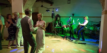 Hochzeitsmusik - Band-Typ: Sonstige - Egal ob drinnen oder draußen, mit uns steppt der Bär. - The Waistcoats - Die internationale Hochzeitsband in Italien