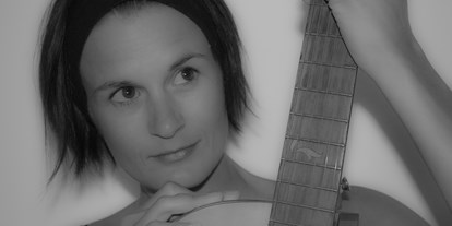 Hochzeitsmusik - Besetzung (mögl. Instrumente): Gitarre - Salzburg - Lena Scheibner