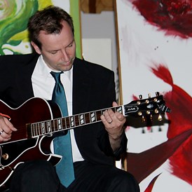 Hochzeitsband: Trauung mit Gitarre Solo - Charlie Kager - holt die Band aus der Gitarre
