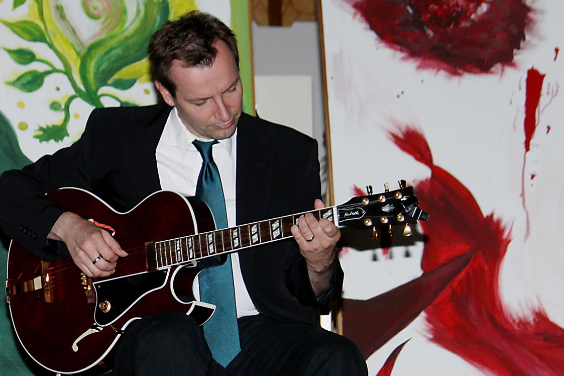 Hochzeitsband: Trauung mit Gitarre Solo - Charlie Kager - holt die Band aus der Gitarre