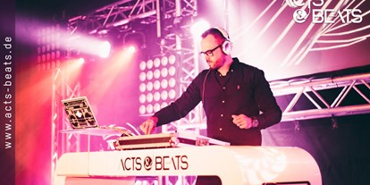 Hochzeitsmusik - Musikrichtungen: Pop - Köln - DJ Plus Live Band - ACTS & BEATS