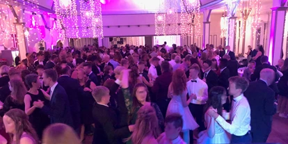 Hochzeitsmusik - Musikrichtungen: 90er - Leer (Ostfriesland) - Celebration - die Tanz- & Partyband aus dem Emsland.
Party On! bei Ihrer Hochzeit oder Silberhochzeit! - Celebration Tanz- & Partyband