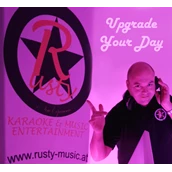 Hochzeitsmusik: Upgrade your Wedding Day - Rusty Karaoke & Music Entertainment Premium Hochzeits-DJ für Ihren schönsten Tag