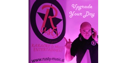 Hochzeitsmusik - Upgrade your Wedding Day - Rusty Karaoke & Music Entertainment Premium Hochzeits-DJ für Ihren schönsten Tag