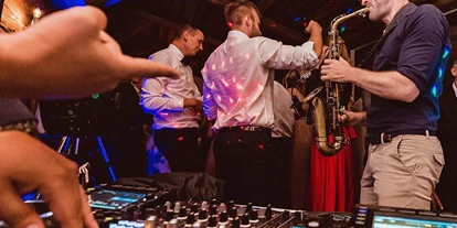 Hochzeitsmusik - geeignet für: Partymusik - Hohenbrunn (Landkreis München) - DJ+ Saxophon, Eröffnung Tanzfläche - Sax & the DJ // Saxophonist und Party-DJ