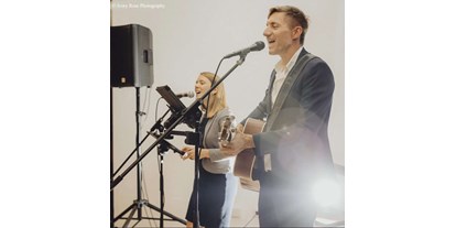 Hochzeitsmusik - Kosten für kirchliche Trauung: bis 600 Euro - Haag bei Markersdorf - (c) Ivory Rose Photography - Golden Touch - Akustik Duo