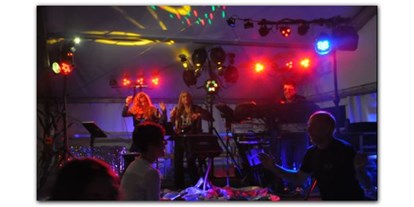 Hochzeitsmusik - Besetzung (mögl. Instrumente): weibliche Hauptstimme - Ockfen - DENNY & BAND, PartyTrio (Kirmes) - DENNY & BAND, PartyDuo/Trio mit DJ