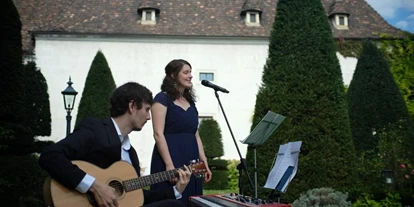 Hochzeitsmusik - Besetzung (mögl. Instrumente): Gitarre - Harlanden - Trauung im Wasserschloss Totzenbach. - Kirsa Wilps