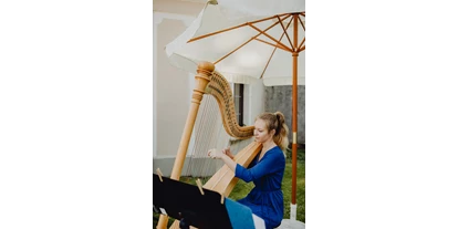 Hochzeitsmusik - Besetzung (mögl. Instrumente): Harfe - Hautzendorf (Kreuttal) - Schlossgarten-Hochzeit - Harfenistin Petra Mallin