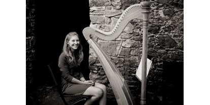 Hochzeitsmusik - Besetzung (mögl. Instrumente): Harfe - Neuruppersdorf - Hochzeit auf der Ruine Dobra - Harfenistin Petra Mallin