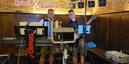 Hochzeitsmusik - Musikrichtungen: Pop - Untermühlbach - Duo Robert&Sandro - Duo Robert & Sandro