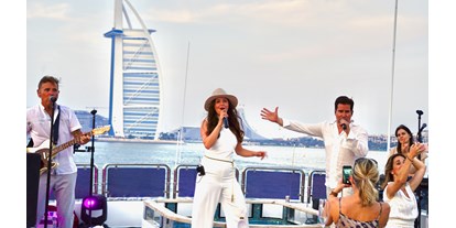 Hochzeitsmusik - Musikrichtungen: Hip Hop - Liveband Pianobeat auf einer Yacht in Dubai. - pianobeat partyband