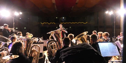 Hochzeitsmusik - Kosten für Agape/Sektempfang (1 Stunde): wir spielen keine Agapen - Teunz - Evolution Brass Regensburg bei einem Konzert im Kolpinghaus.  - Evolution Brass Regensburg