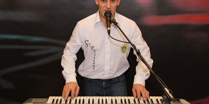 Hochzeitsmusik - Besetzung (mögl. Instrumente): Keyboard - Raas - Anton aus Berndorf