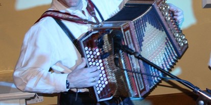 Hochzeitsmusik - Besetzung (mögl. Instrumente): Keyboard - Raas - Anton aus Berndorf