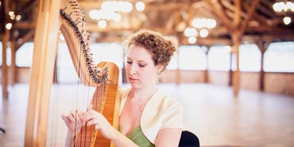 Hochzeitsmusik - Besetzung (mögl. Instrumente): Geige - Haselbach (Niederhollabrunn) - At a wedding - Your Event Harpist - Veronika Villanyi