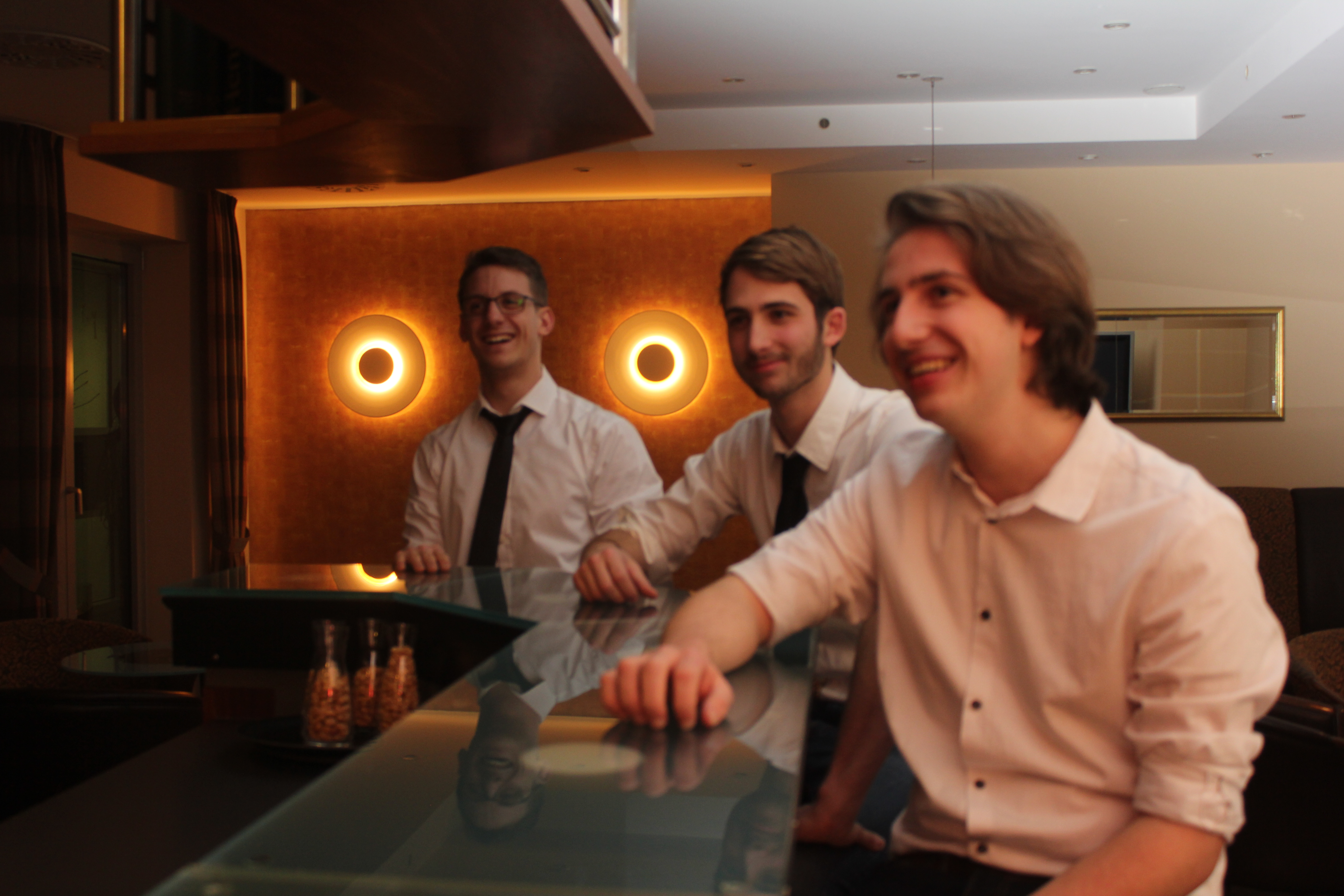 Hochzeitsband - Between The Lines