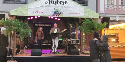Hochzeitsmusik - Kosten für Agape/Sektempfang (1 Stunde): bis 200 Euro - Chemnitz - Musicdance