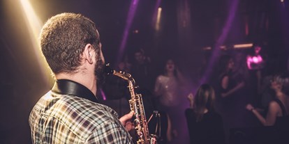 Hochzeitsmusik - Musikrichtungen: Jazz - München - Adrian Planitz am Saxophon - SAXOBEATZ | DJ & Live Saxophon 