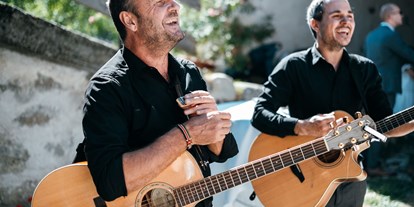 Hochzeitsmusik - Kosten für kirchliche Trauung: bis 300 Euro - Saitenstechen - (Austro) Pop & Rock Unplugged