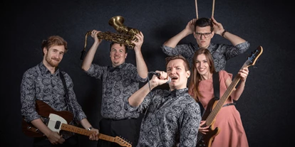 Hochzeitsmusik - Einstudieren von Wunschsongs - Steiermark - Iris' Coffeeshop - Hochzeitsband Steiermark - Iris' Coffeeshop