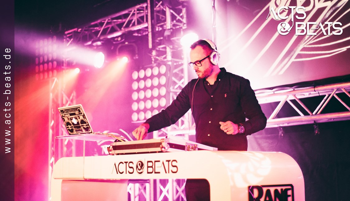 Hochzeitsband: DJ Plus Live Band - ACTS & BEATS