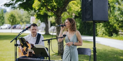 Hochzeitsmusik - Besetzung (mögl. Instrumente): weibliche Hauptstimme - Pyhrn Eisenwurzen - Unplugged-Duo mit Sängerin bei der Trauung - Coverage