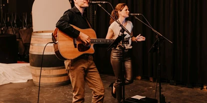 Hochzeitsmusik - Besetzung (mögl. Instrumente): weibliche Hauptstimme - Pyhrn Eisenwurzen - Akustik-Party-Duo beim Braustehlen - Coverage