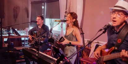 Hochzeitsmusik - Einstudieren von Wunschsongs - Hausruck - Hochzeitsband mit Sängerin und Musiker Trio - Coverage