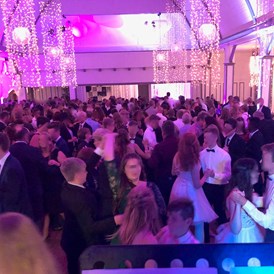 Hochzeitsband: Celebration - die Tanz- & Partyband aus dem Emsland.
Party On! bei Ihrer Hochzeit oder Silberhochzeit! - Celebration Tanz- & Partyband