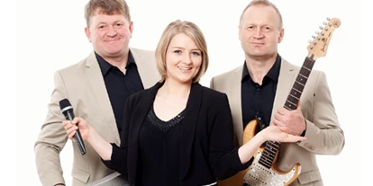 Hochzeitsmusik - Liederwunsch aus Mappe - Hausruck - Voigas Duo mit Sängerin Musik Duo / Trio oder Alleinunterhalter