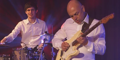 Hochzeitsmusik - Musikrichtungen: Hits von Heute - Karlsruhe - relaxMUSIC in Action - relaxMUSIC - flexible Bandbesetzungen mit DJ-Service