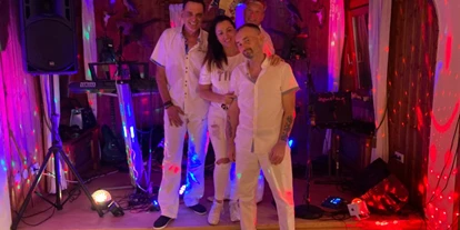 Hochzeitsmusik - Einstudieren von Wunschsongs - Steiermark - Frankysband spieltals DJ, im Duo, im Trio und im Quartett. - FRANKY´S BAND,  INTERNATIONALE MUSIK  UND BALKANMUSIK