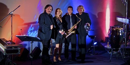 Hochzeitsmusik - PLZ 82538 (Deutschland) - Für jede Gelegnheit.
Vom Duo bis zum Quintett - Art & Storm (vom Duo bis Quintett)